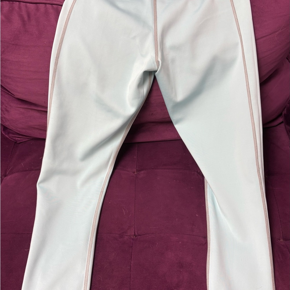 Gymshark Women’s Reversible Leggings - Picture 10 of 10